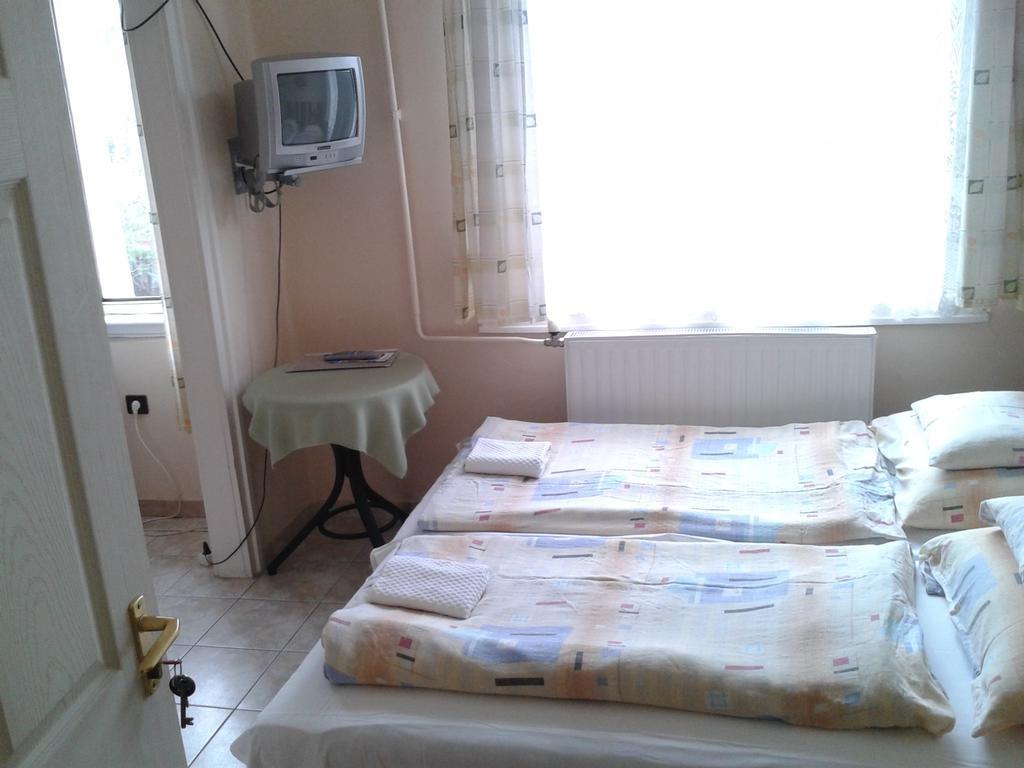 Hotel Deak Vendeghaz Apartman Hajdúszoboszló Zimmer foto