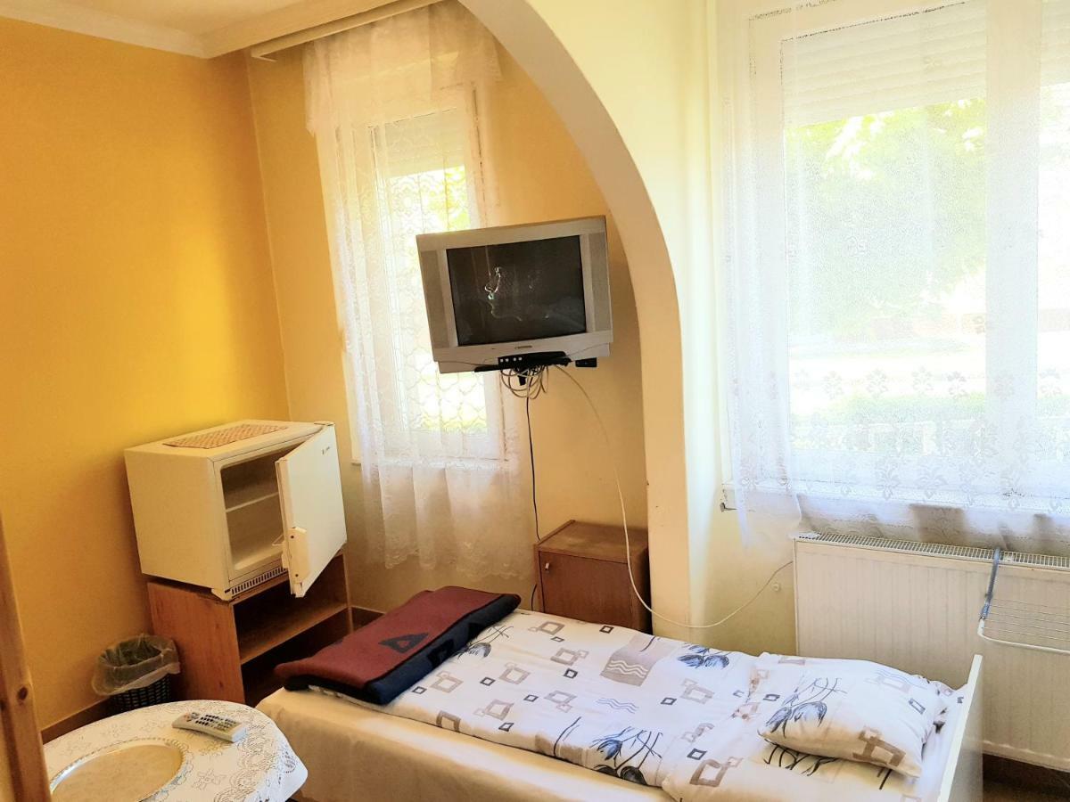 Hotel Deak Vendeghaz Apartman Hajdúszoboszló Exterior foto
